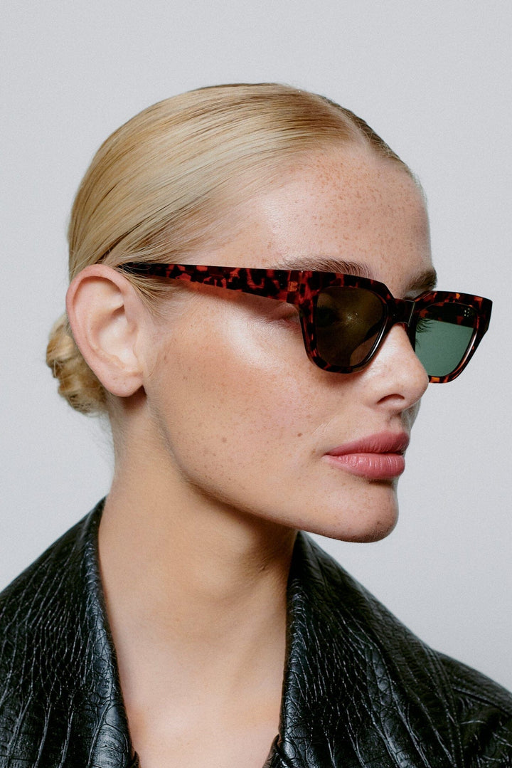 A. Kjærbede - Kaws KL2310 - Demi Tortoise Solbriller 