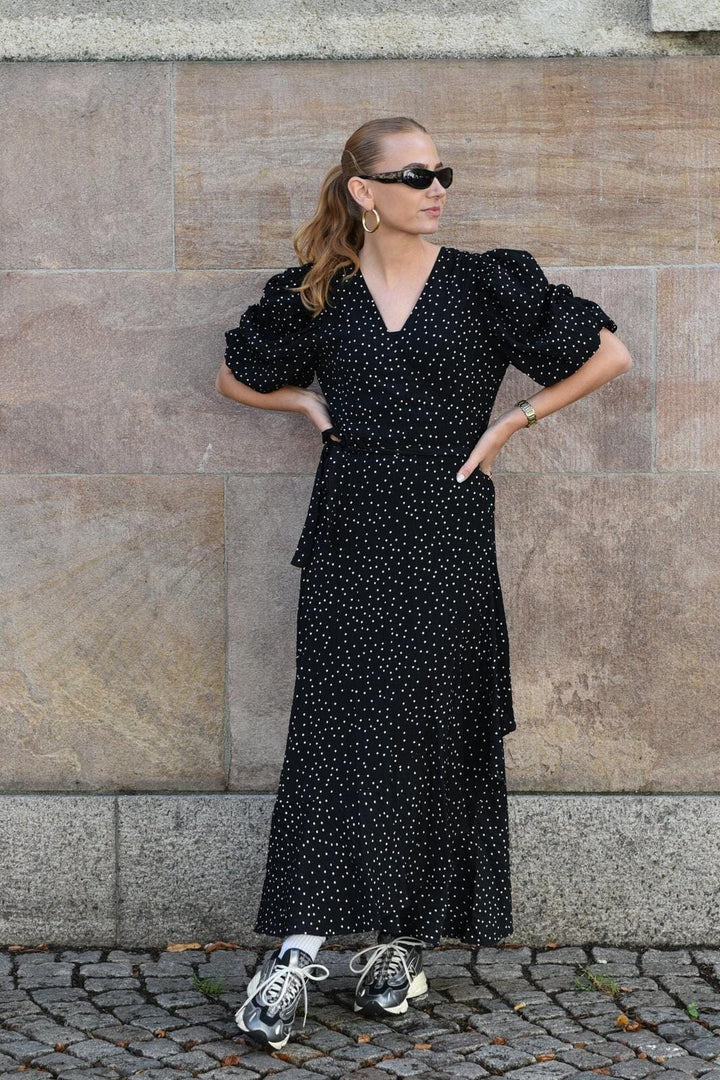 A-View - Sinda Dot Dress AV8152 - 067 - Black/White Kjoler 