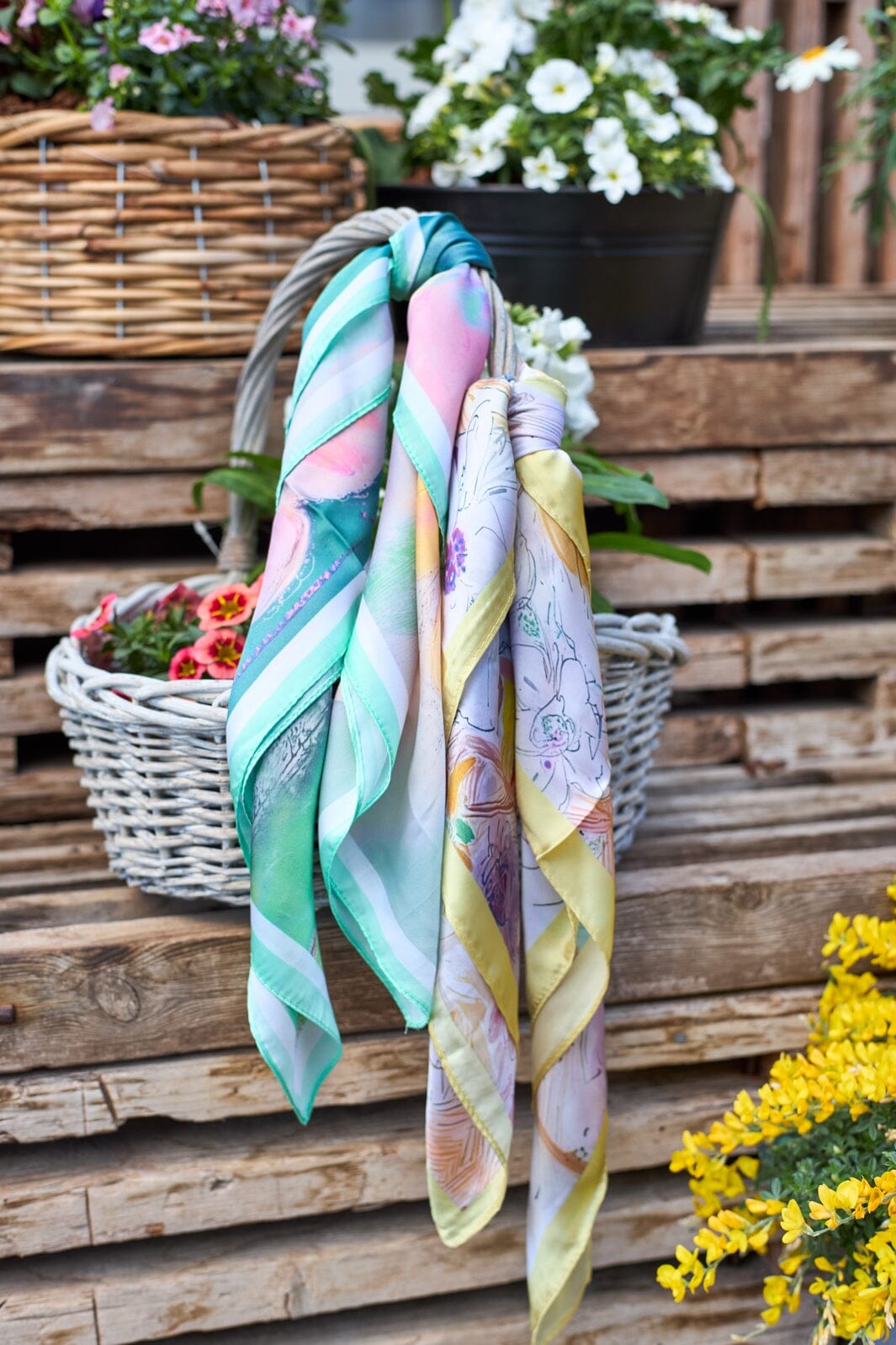 Black Colour - Bcpicnic Mini Scarf 3686 - Pastel Yellow