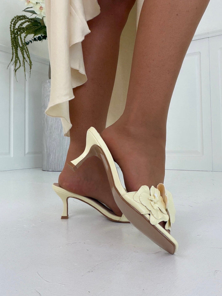 Bloom - Butterfly Weed Sandals - Yellow Sandaler 