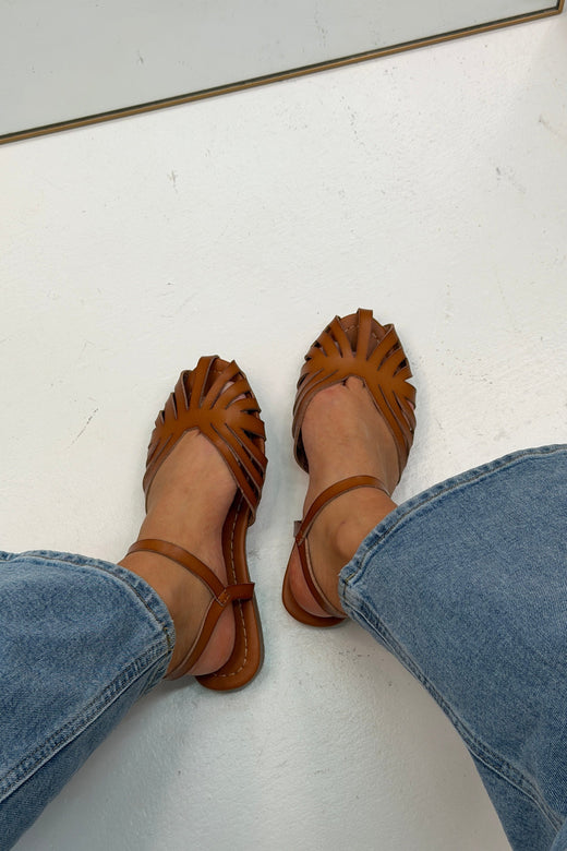 Bloom - Foxglove Ballet Flats - Camel Ballerinaer 