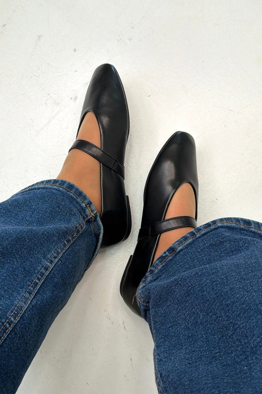Bloom - Verbena Ballet Flats - Black Ballerinaer 