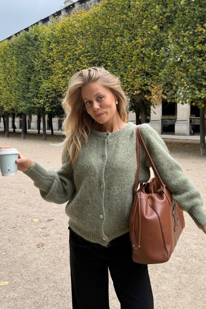 BYIC - Idaic Cardigan 5219 - Olive Strikbluser 