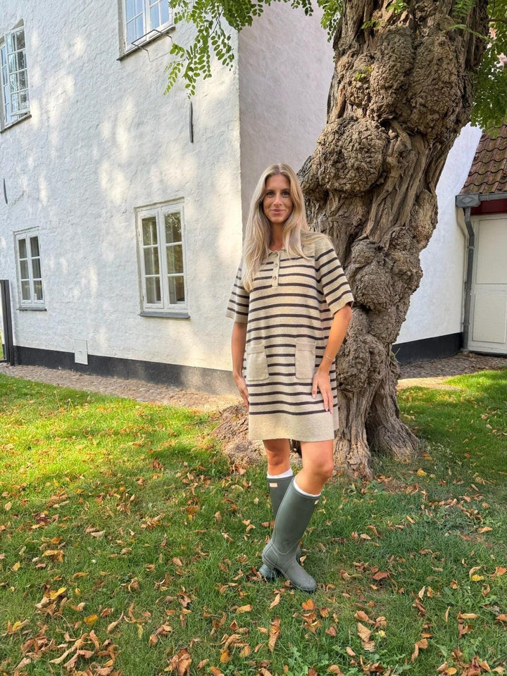 BYIC x Molly&My - Sific Knit Dress H097-3 - Brown Stripes Kjoler 