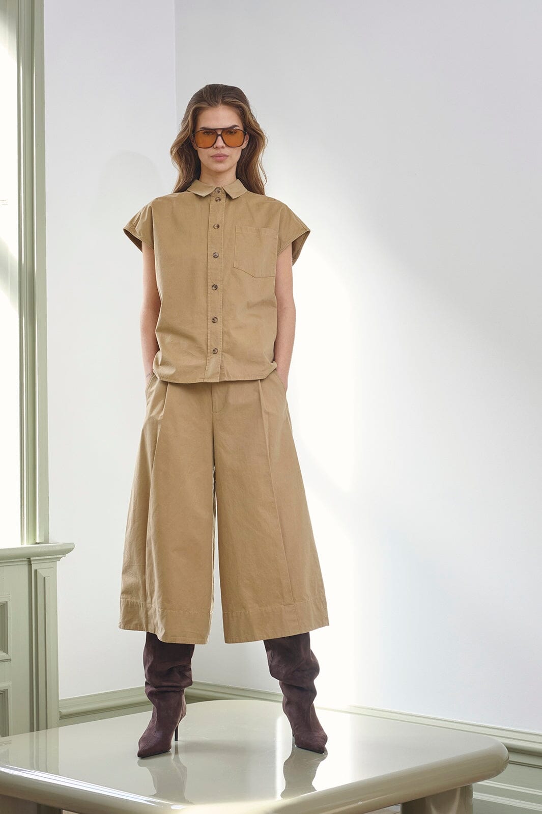 Co´Couture - Evelyncc Slit Back Ss Shirt 500420 - 20012 - Sand