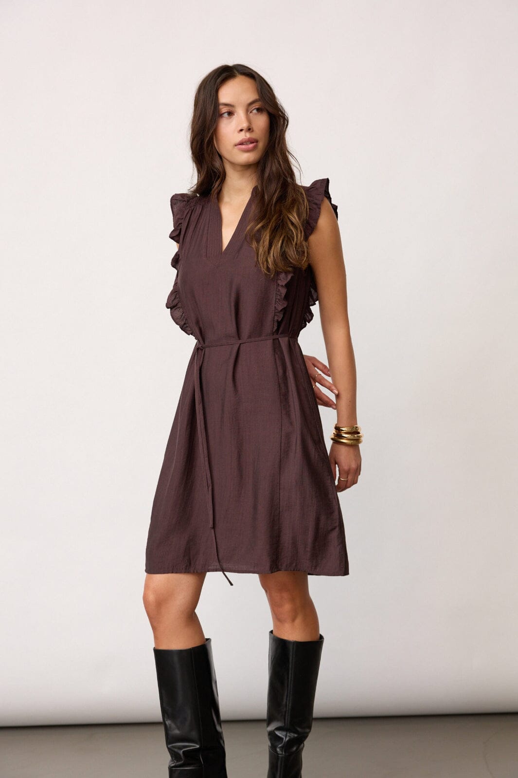 Co´Couture - Heracc Frill Ss Crop V-Dress 46099 - 145 - Dark Brown Kjoler 