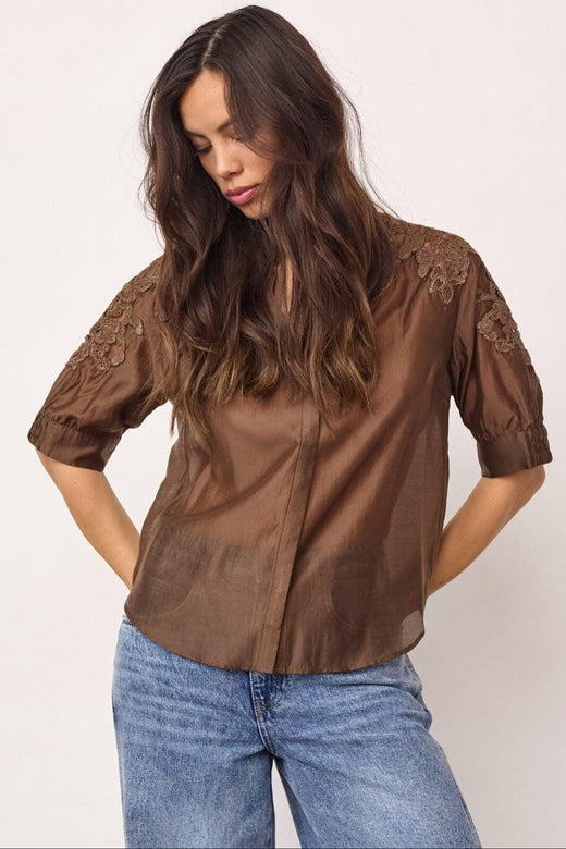 Co´Couture - Kawacc Emb. Ss V-Shirt 500223 - 20003 - Dark Brown Skjorter 