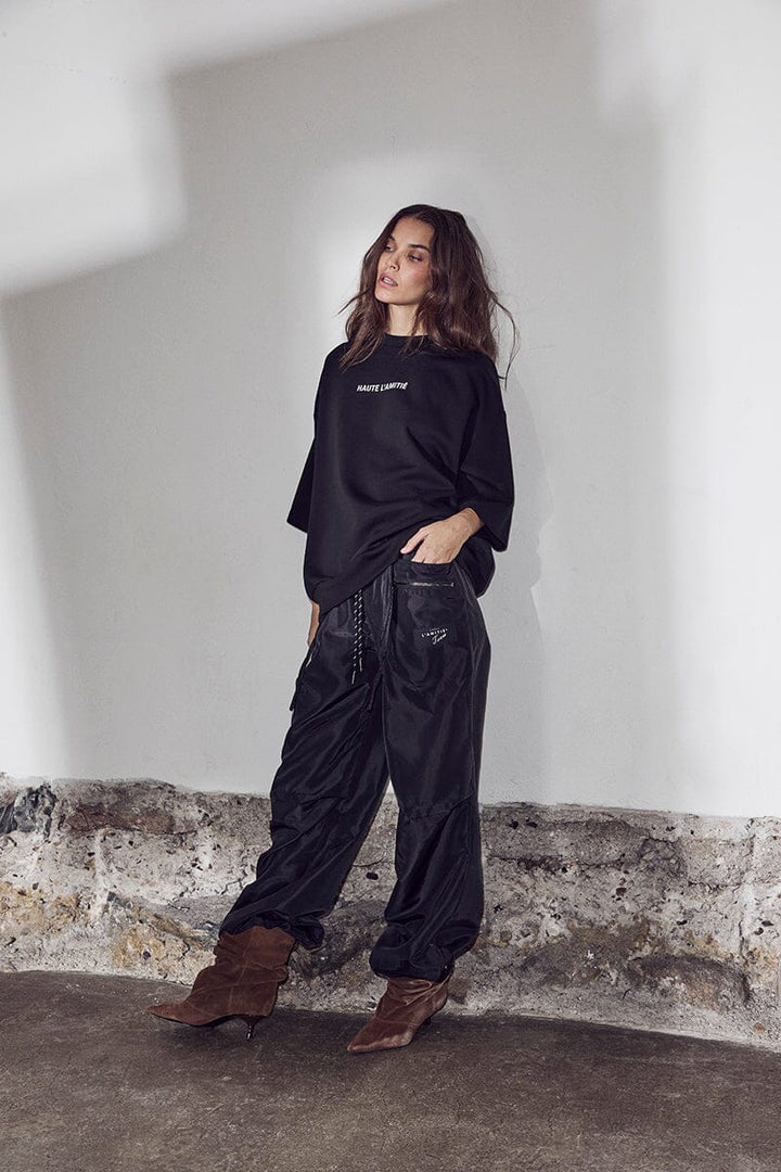 Haute L'Amitié - Back Print Studio Ss Sweat HL10687 - Black Sweatshirts 