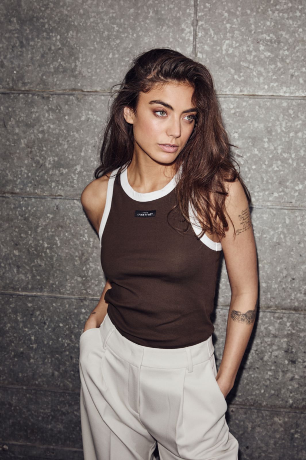 Haute L'Amitié - Neckline Badge Tank HL10149 - Mocca/ Offwhite Toppe 
