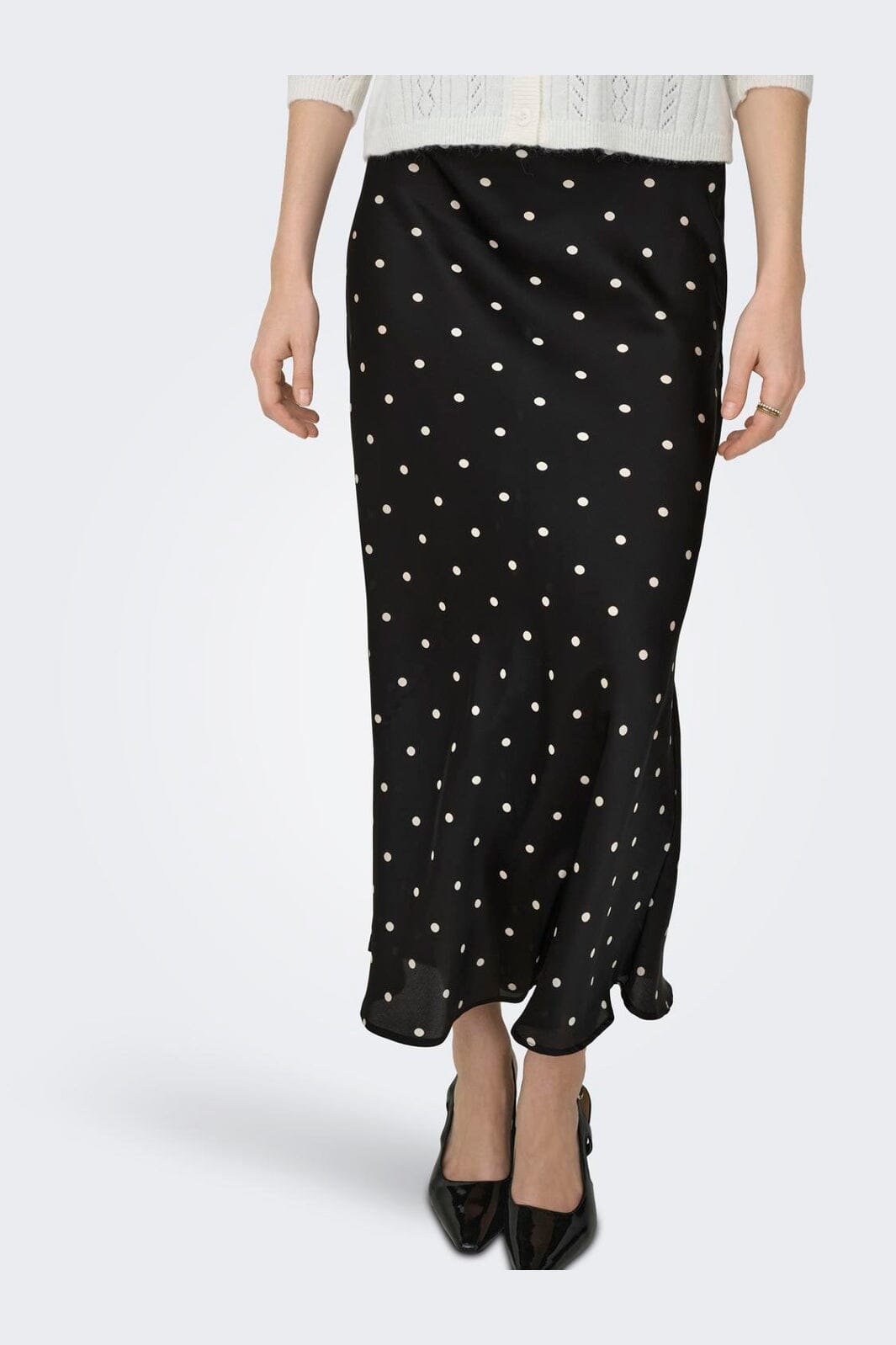 JDY - Jdyhailey Satin Midi Skirt - 5083222 Black Ecru Dots