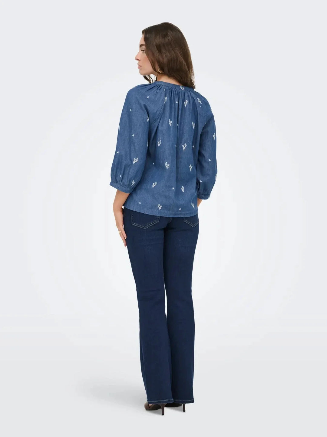 JDY - Jdykai 3/4 Shirt Dia - 5049505 Light Blue Denim Cloud Dancer Emb Skjorter 