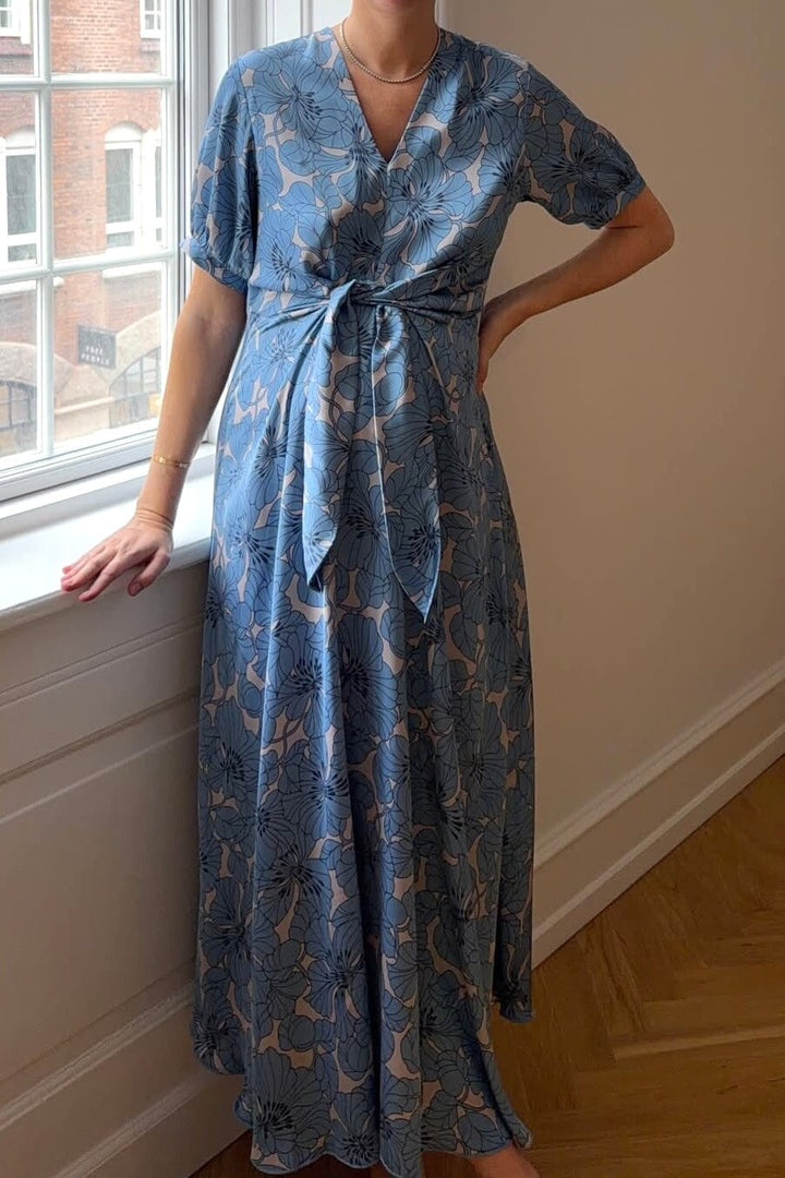 Karmamia - Faye Dress 2467 - Gardenia Sky Kjoler 
