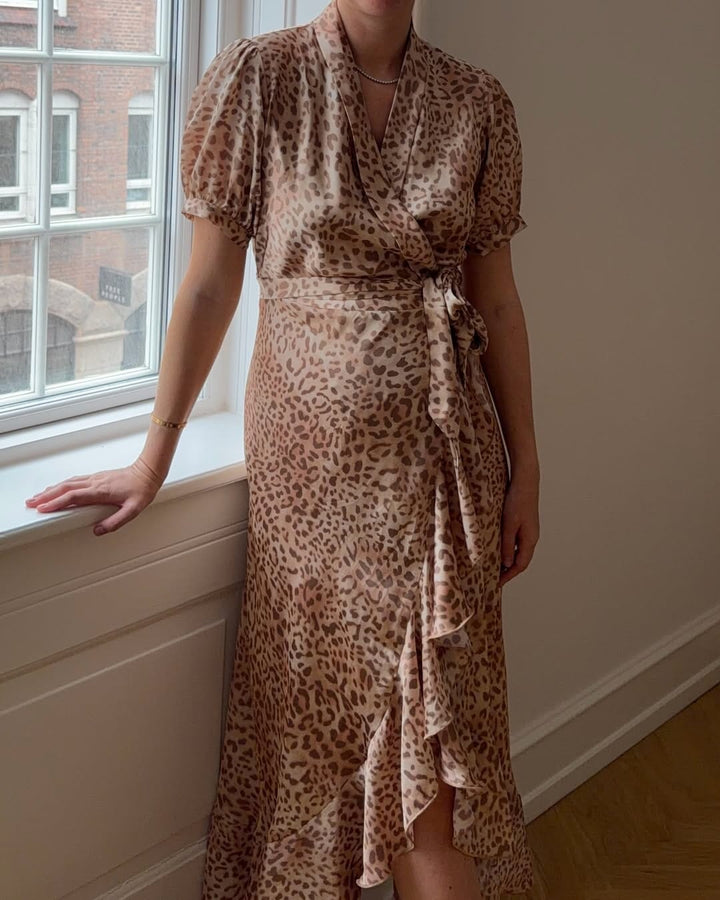 Karmamia - Iris Dress 2461 - Blush Leo Kjoler 