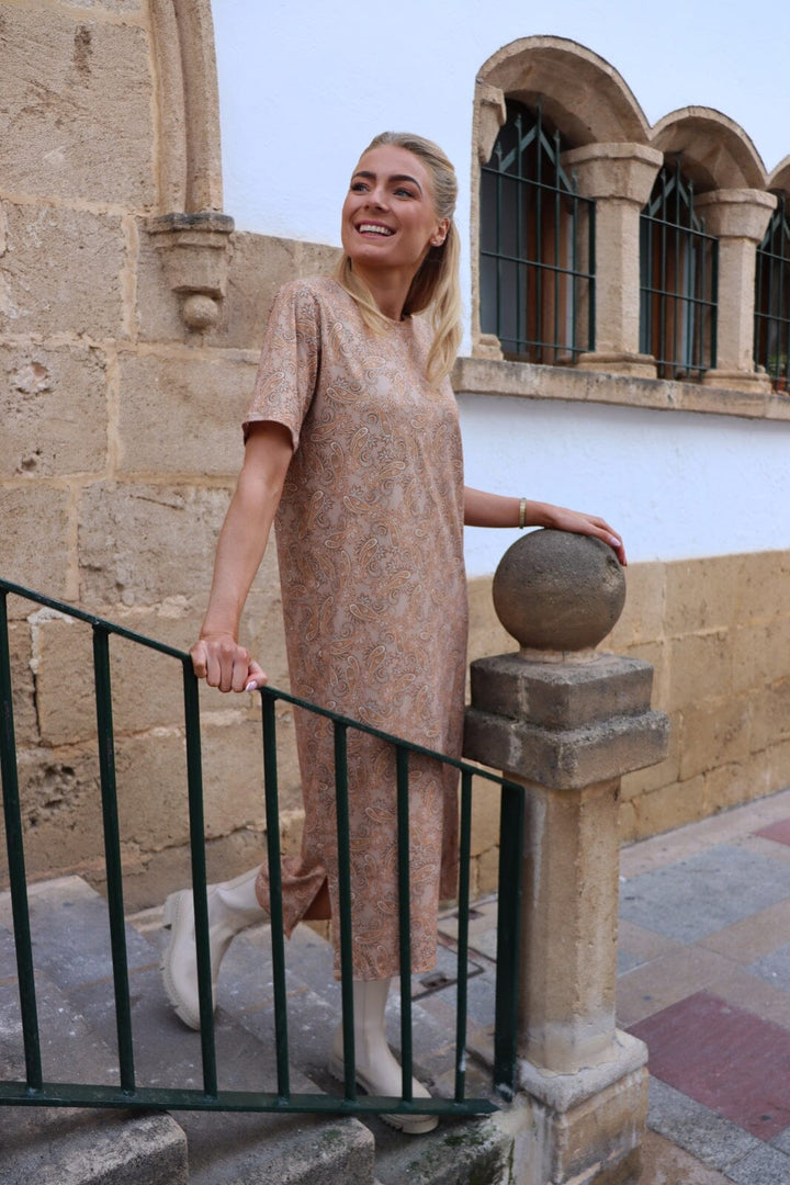 Liberte - Alma-Tshirt-Dress 9562 - Sand Paisley