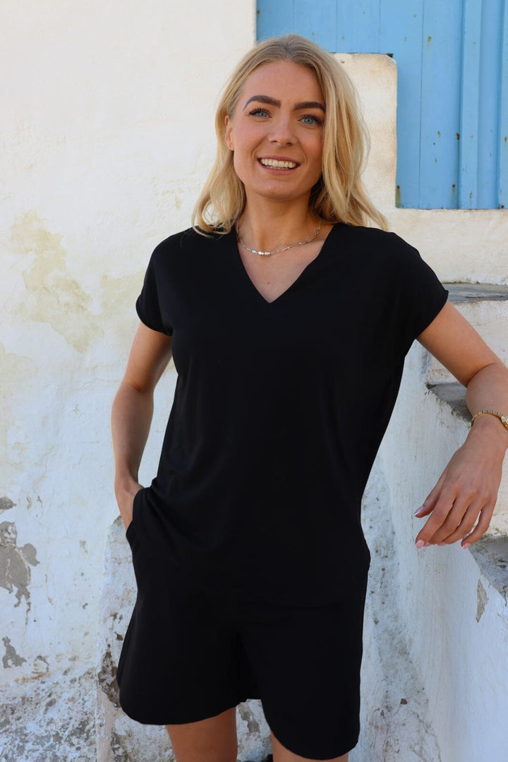 Liberte - Nuni Vneck Tshirt 22409 - Black
