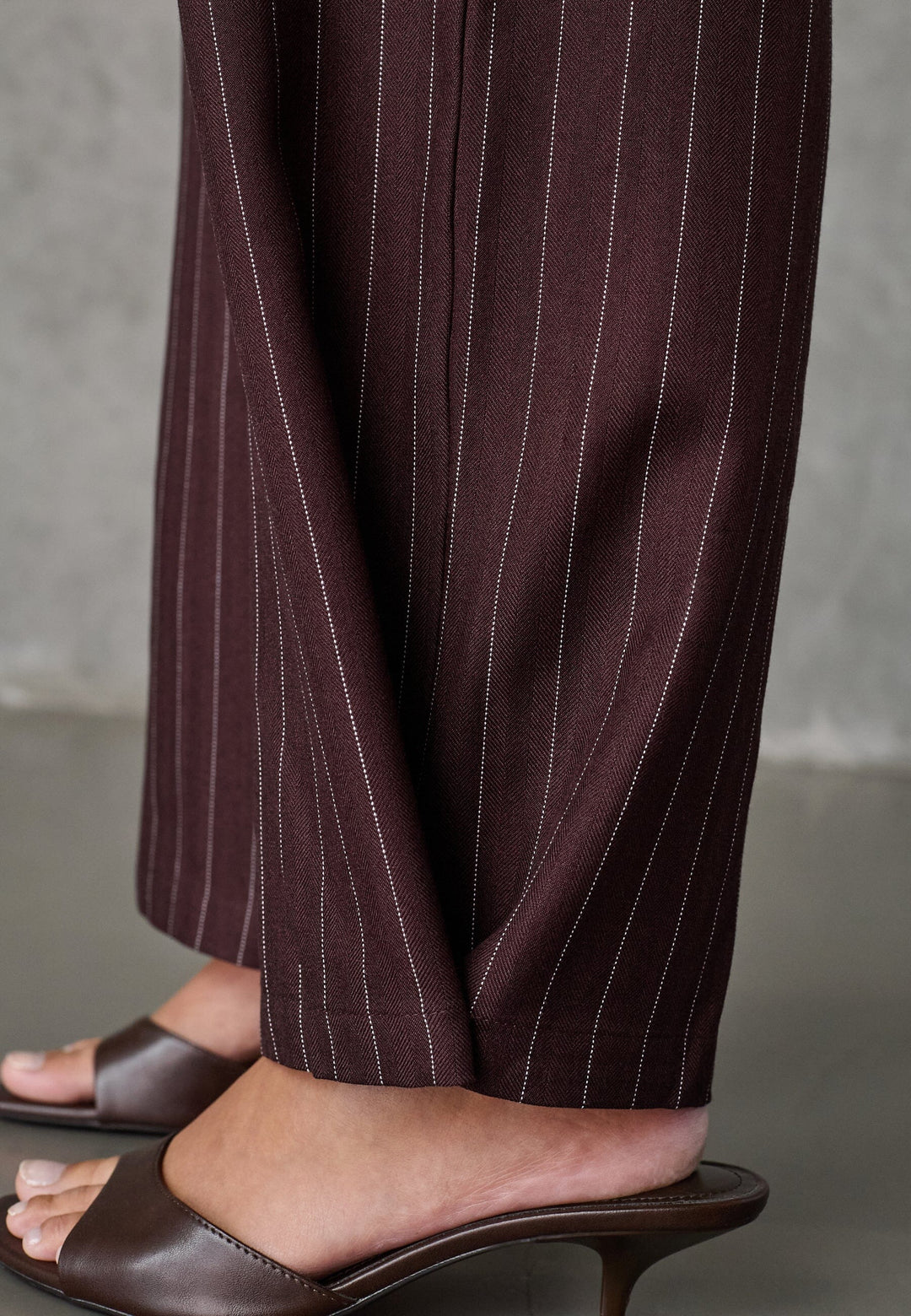 Love & Divine - Love1024-65 20305 - 834 - Brown Pinstripes Bukser 