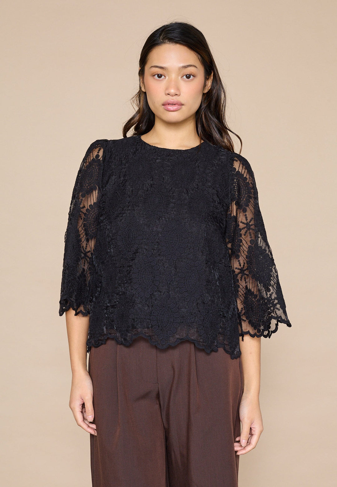 Love & Divine - Love1498 19602 - 000 - Black Bluser 