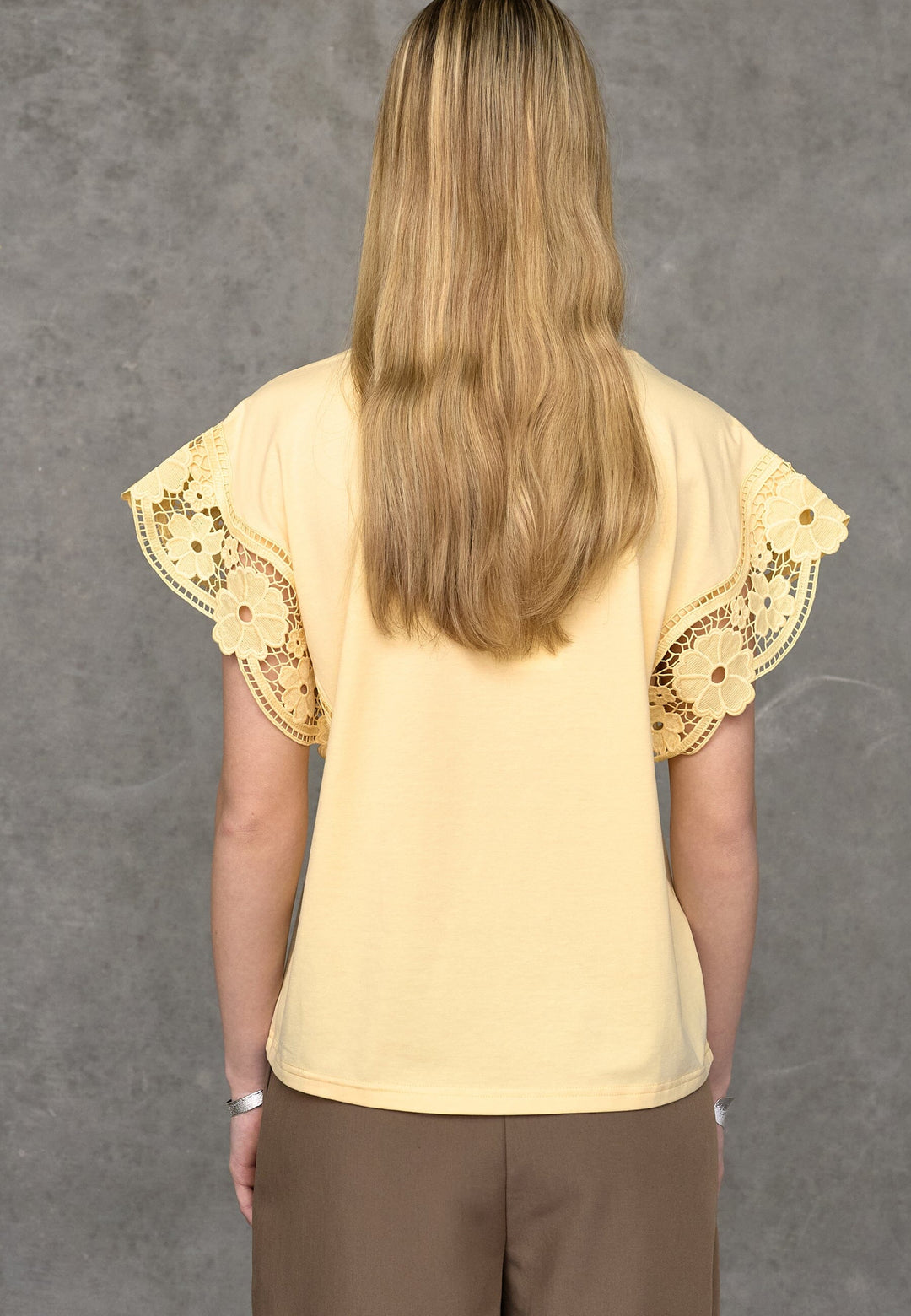 Love & Divine - Love1517 19723 - 656 - Straw T-shirts 