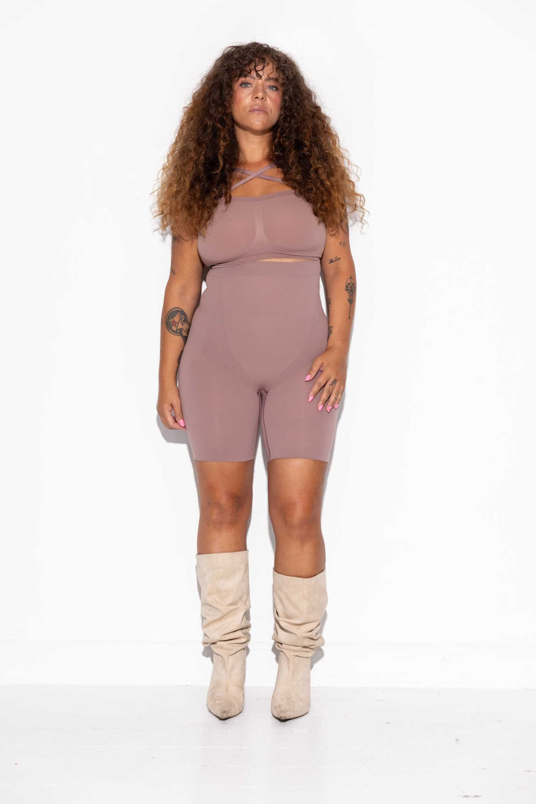 Lykkeland Ateliér - Alturra Highwaist Shaping Shorts L0823901F.214 - Taupe Shorts 