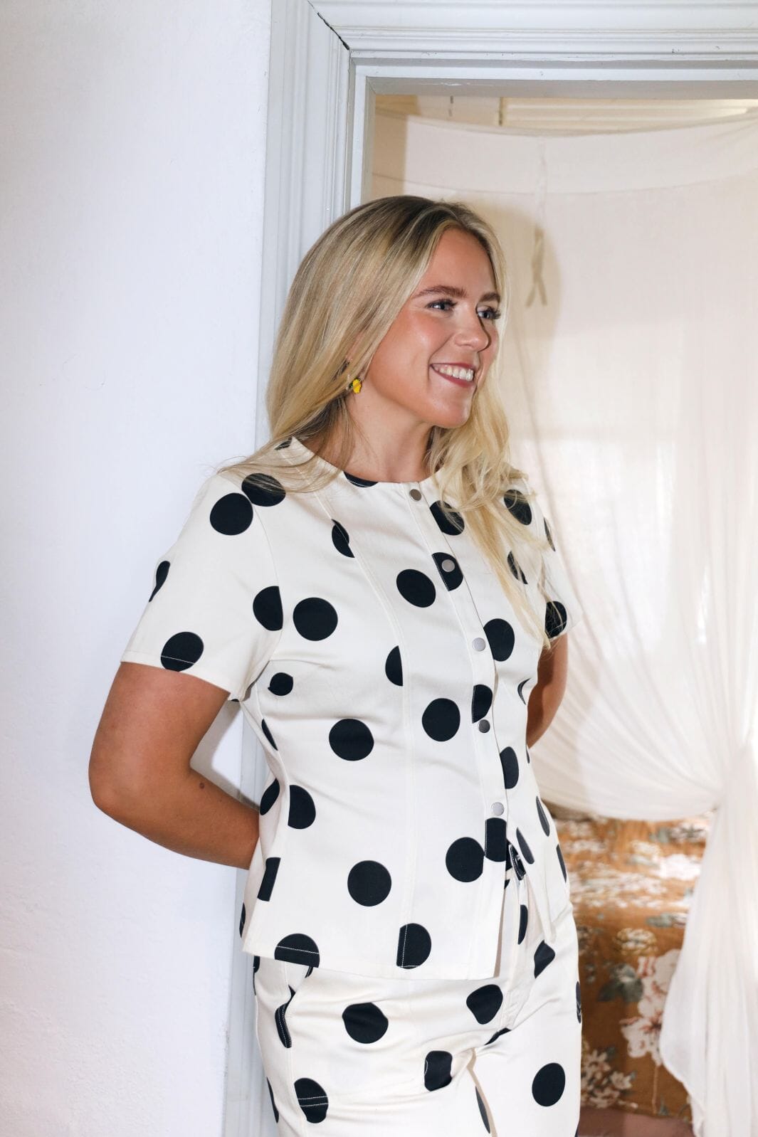 Molly&My x Caroline Dan - Chicaro Top - Ivory W. Black Dots Bluser 