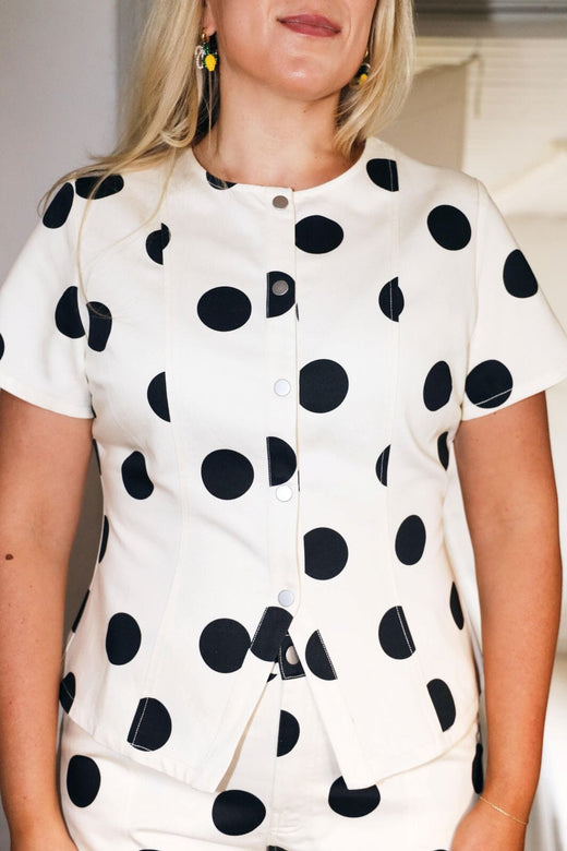 Molly&My x Caroline Dan - Chicaro Top - Ivory W. Black Dots Bluser 