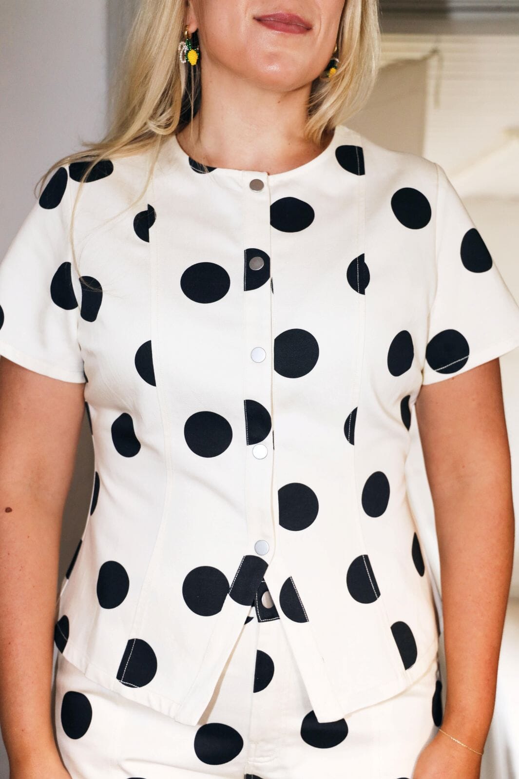 Molly&My x Caroline Dan - Chicaro Top - Ivory W. Black Dots Bluser 