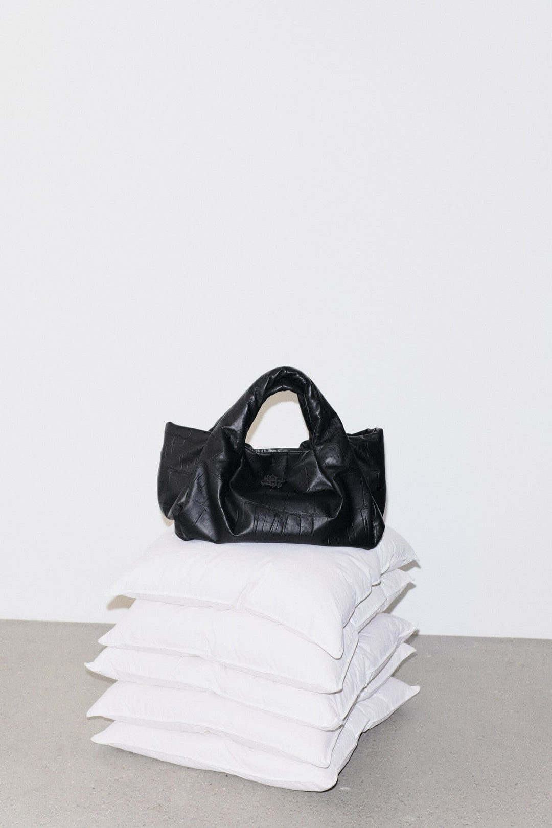 Munthe - Lix Croco 263190626351 - 2 - Black Tasker 