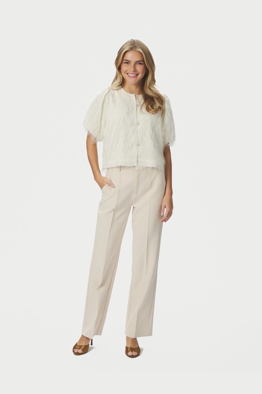 Neo Noir - Aisa Frilly Blouse 167582 - 122 - Creme