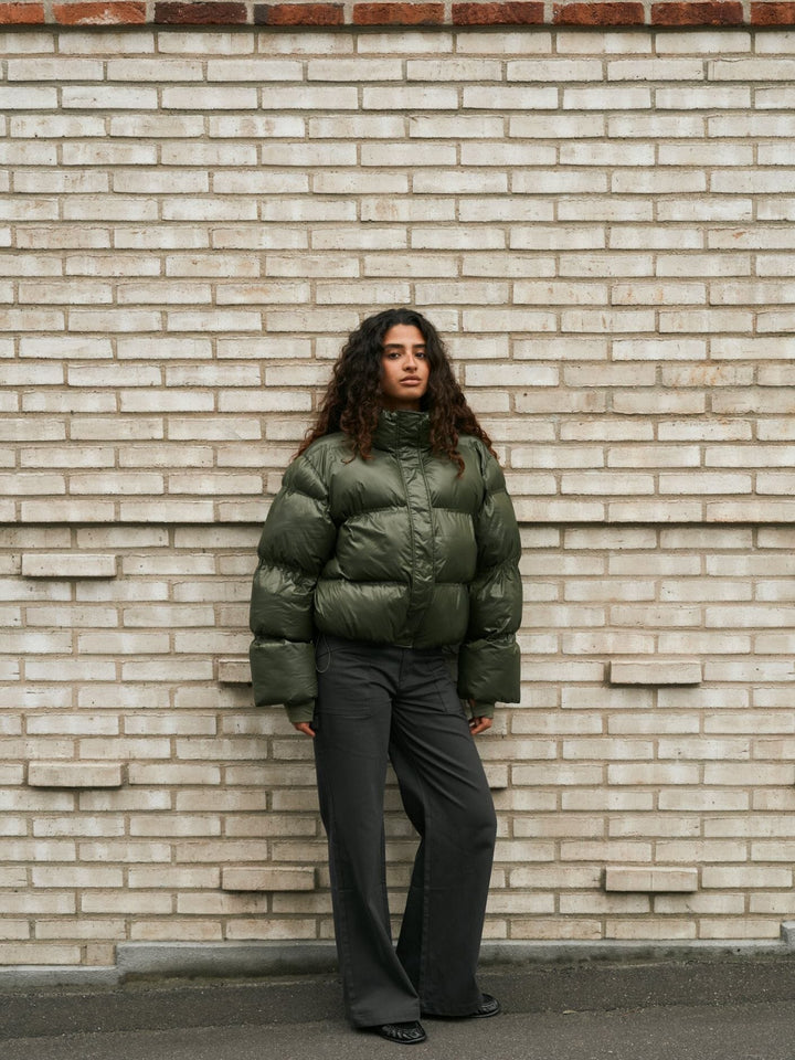 Neo Noir - Rhea Shiny Puffer Jacket 165094 - 605 - Olive Jakker 