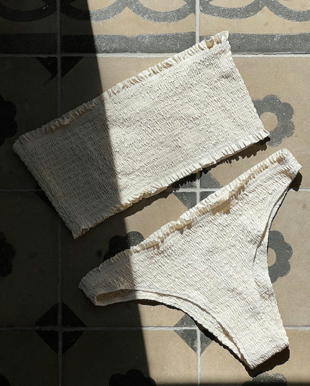 Neo Noir - Skin Lobster Bikini Top - Ivory Bikinier 