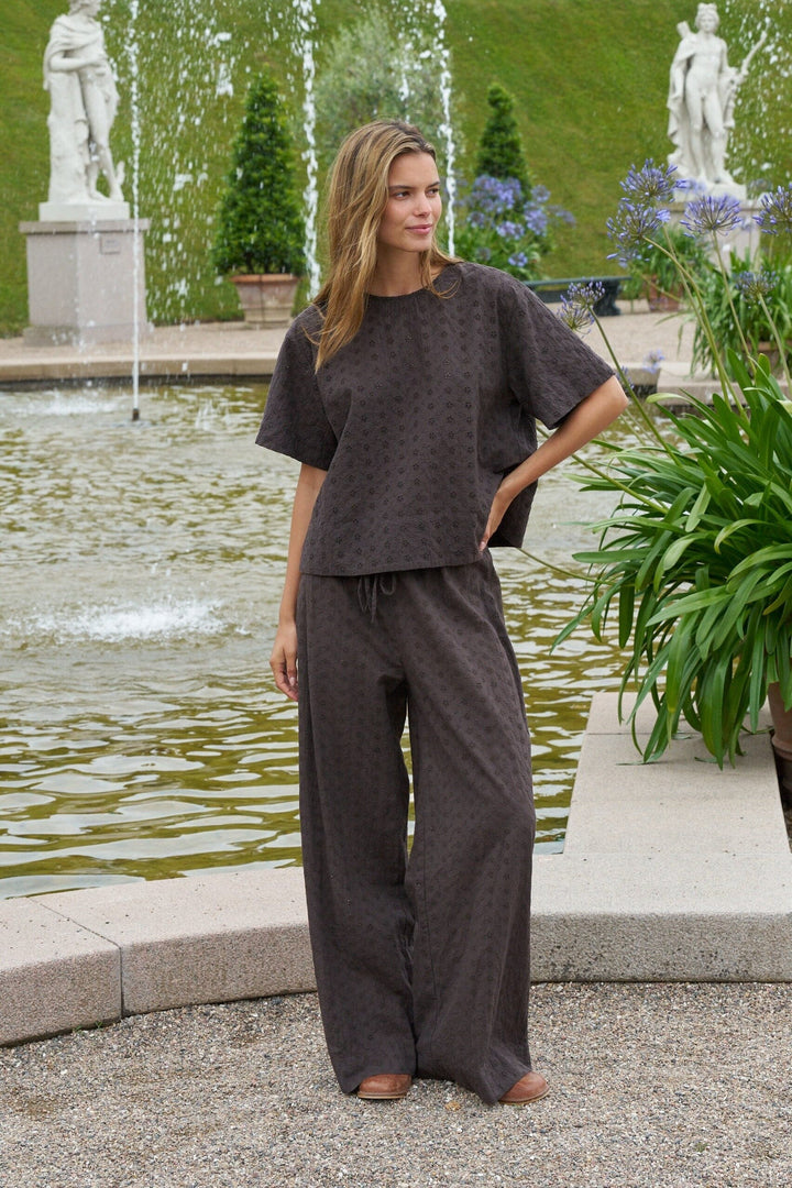 Neo Noir - Viest Emb Blouse 170041 - 676 - Dark Brown Bluser 