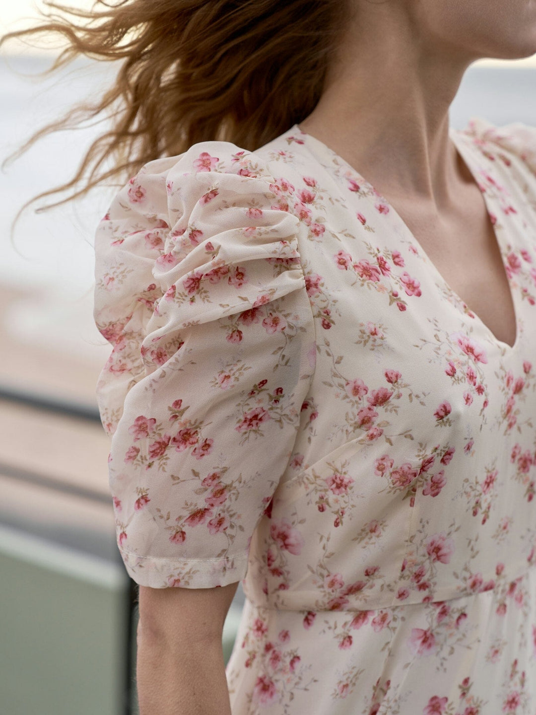 Neo Noir - Vira Floral Dress 169209 - 122 - Creme Kjoler 