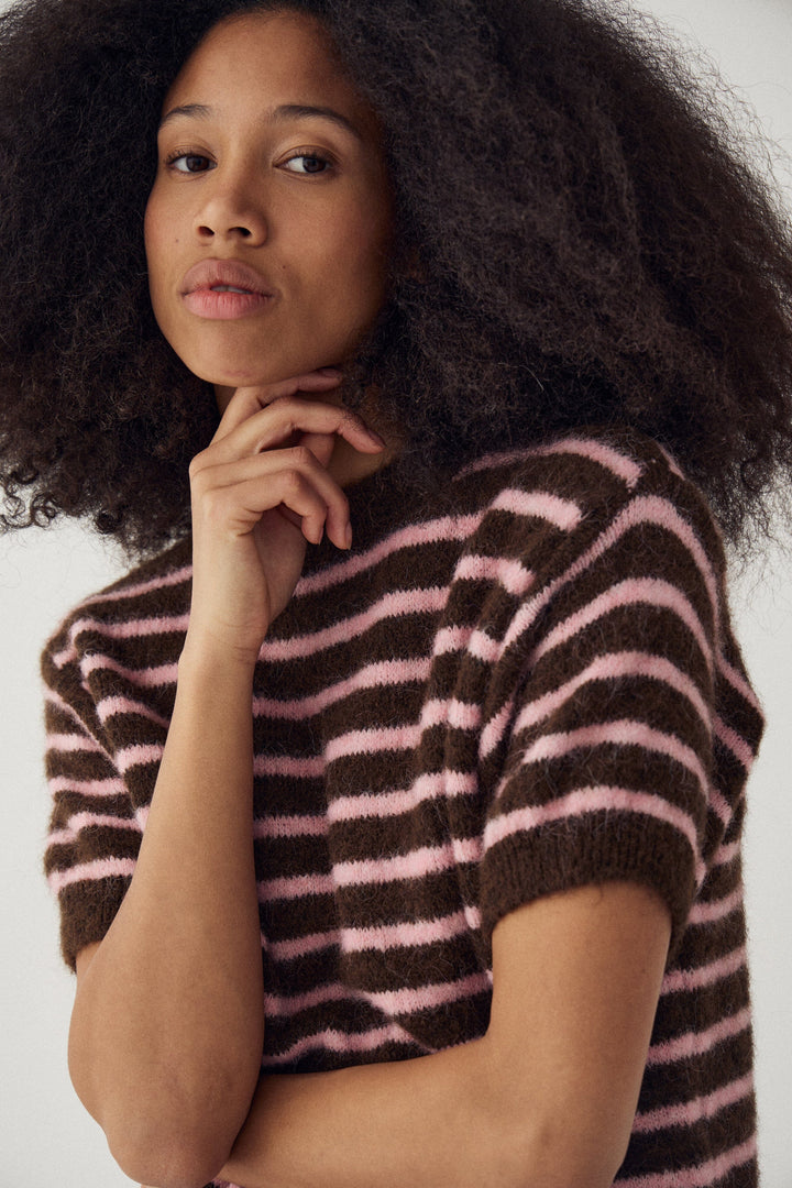Noella - N-Monikah Ss Knit 16570003 - 1537 - Brown Rose Stripe Strikbluser 