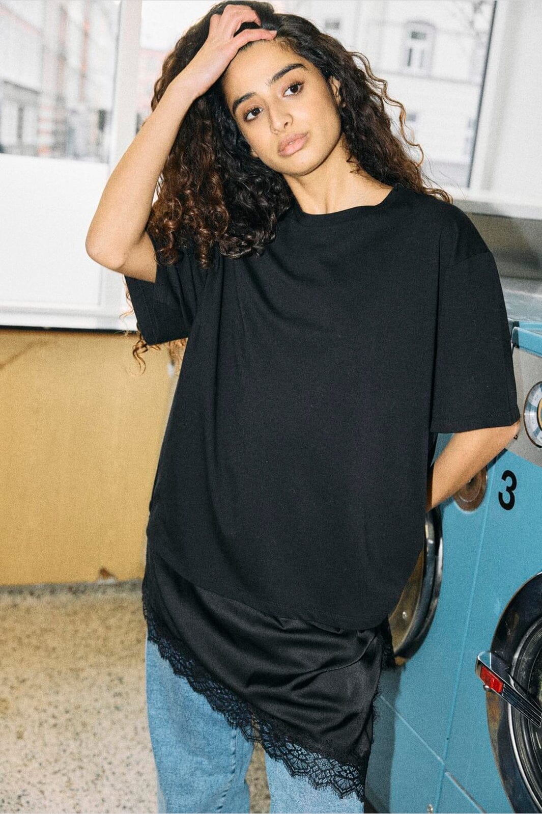 Noisy May - Nmfilla S/S Oversize Satin Lace T-Shirt - 5162242 Black Black Lace