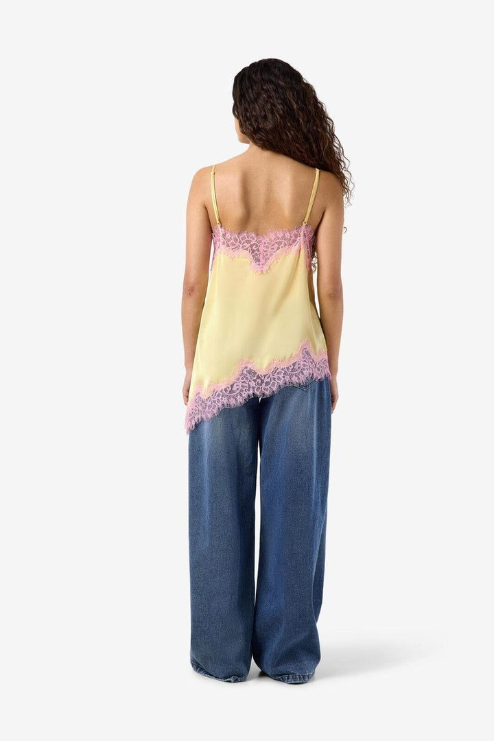 Noisy May - Nmjessica Assymetric Singlet Top - 5231155 French Vanilla Pirouette Lace