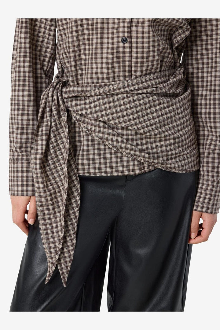 Noisy May - Nmkilah L/S Scarfshirt - 5185766 Oatmeal Chocolate Brown