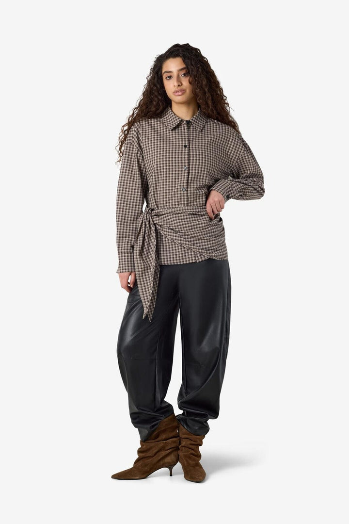 Noisy May - Nmkilah L/S Scarfshirt - 5185766 Oatmeal Chocolate Brown