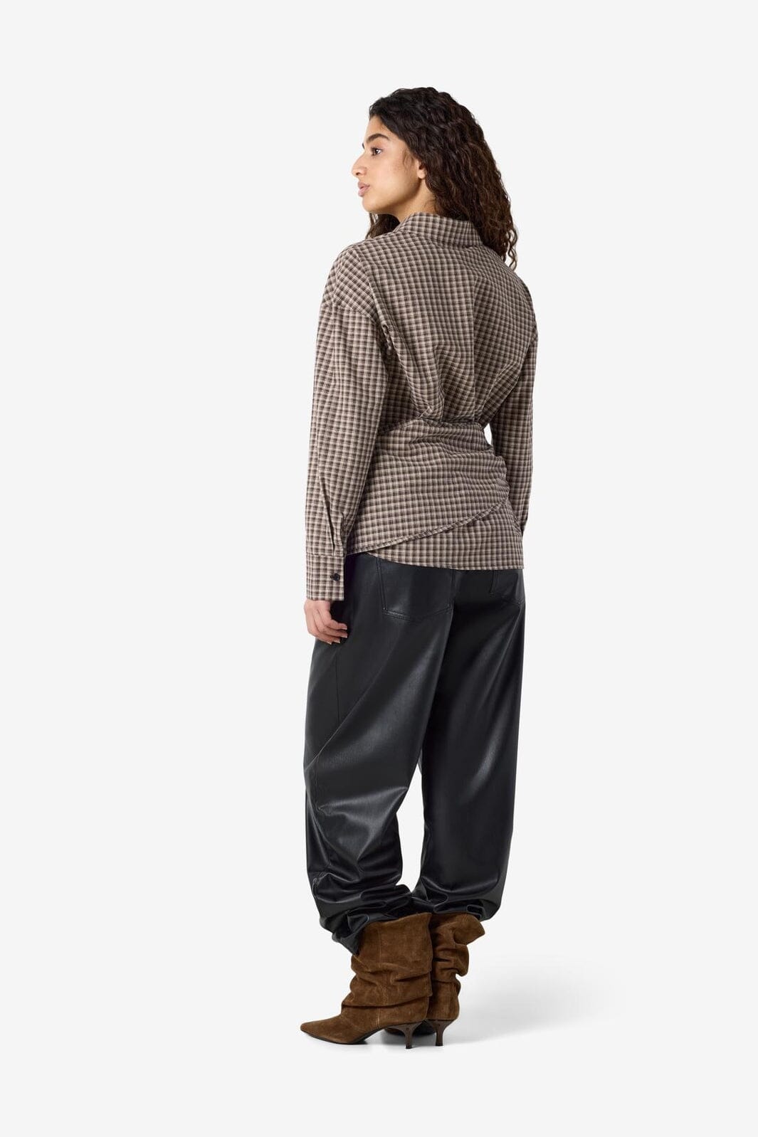 Noisy May - Nmkilah L/S Scarfshirt - 5185766 Oatmeal Chocolate Brown
