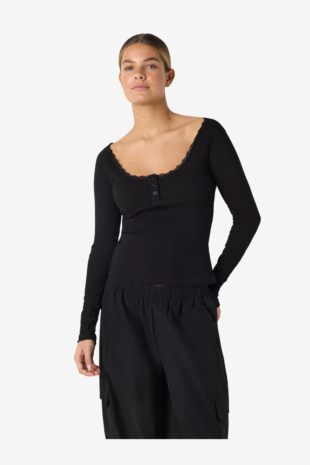 Noisy May - Nmmaya L/S Lace Henley Top - 5024310 Black