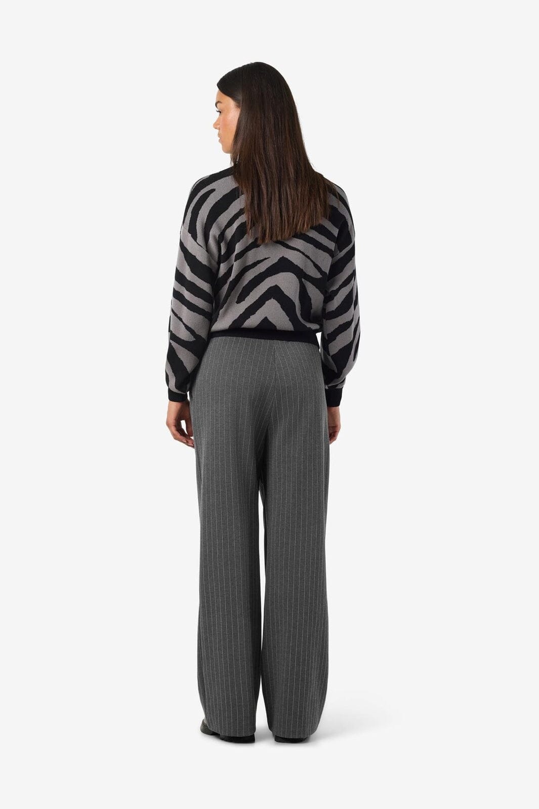 Noisy May - Nmmiel Nw Pinstripe Wide Pants Fwd - 4819975 Dark Grey Melange Bw Pinstripes