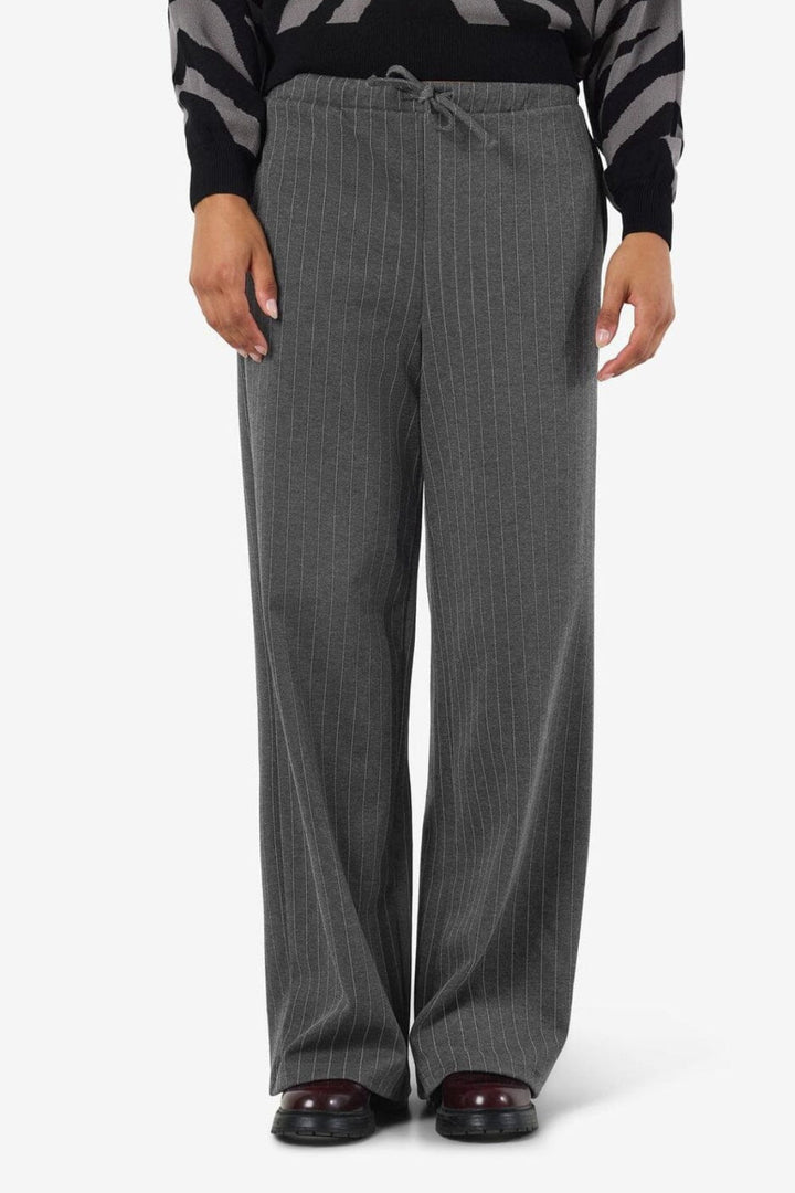 Noisy May - Nmmiel Nw Pinstripe Wide Pants Fwd - 4819975 Dark Grey Melange Bw Pinstripes