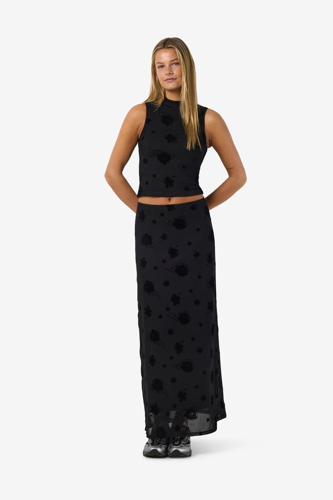 Noisy May - Nmriley Highneck Mesh Flock Top - 5066309 Black Flock Flower