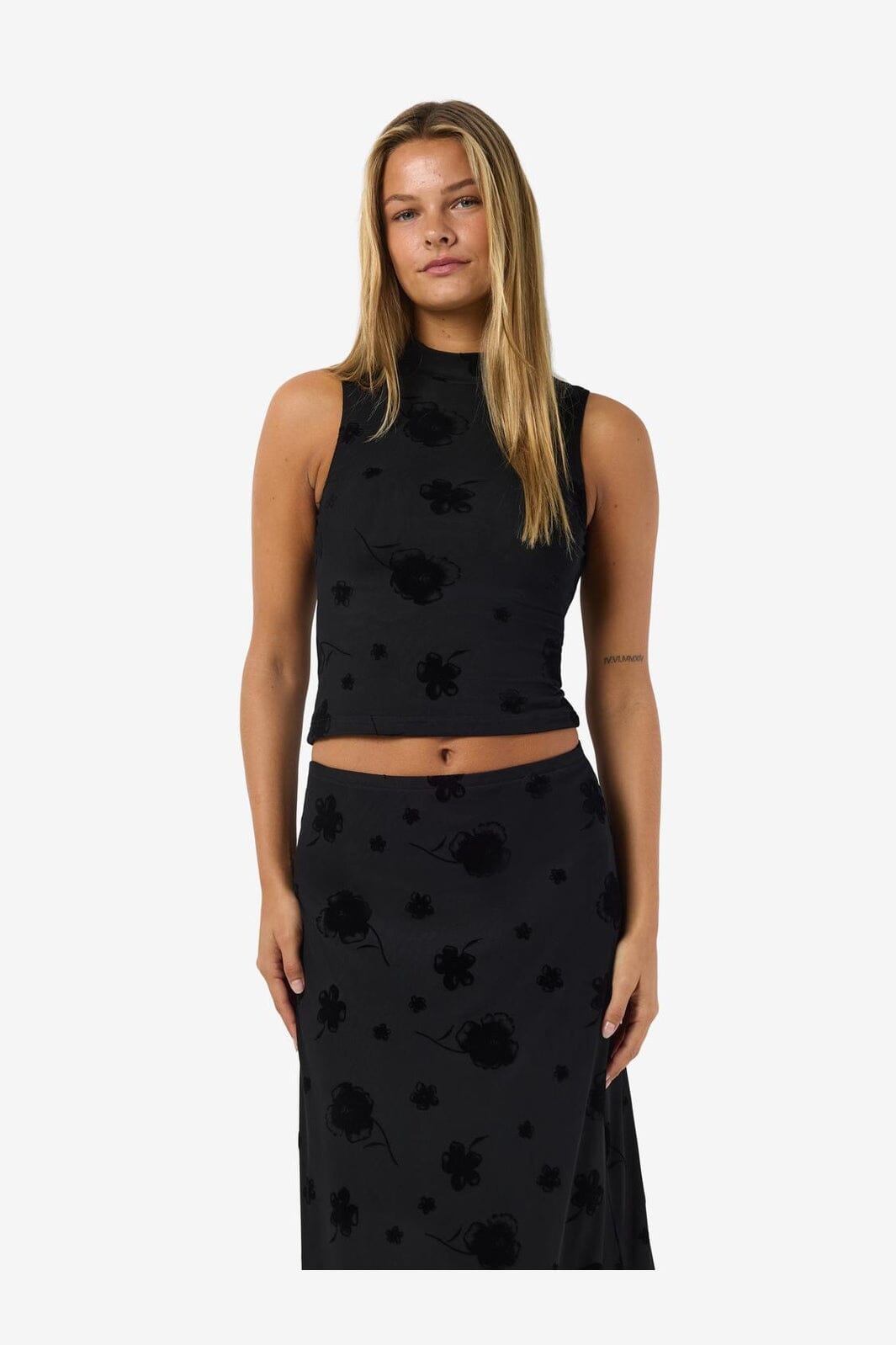 Noisy May - Nmriley Highneck Mesh Flock Top - 5066309 Black Flock Flower