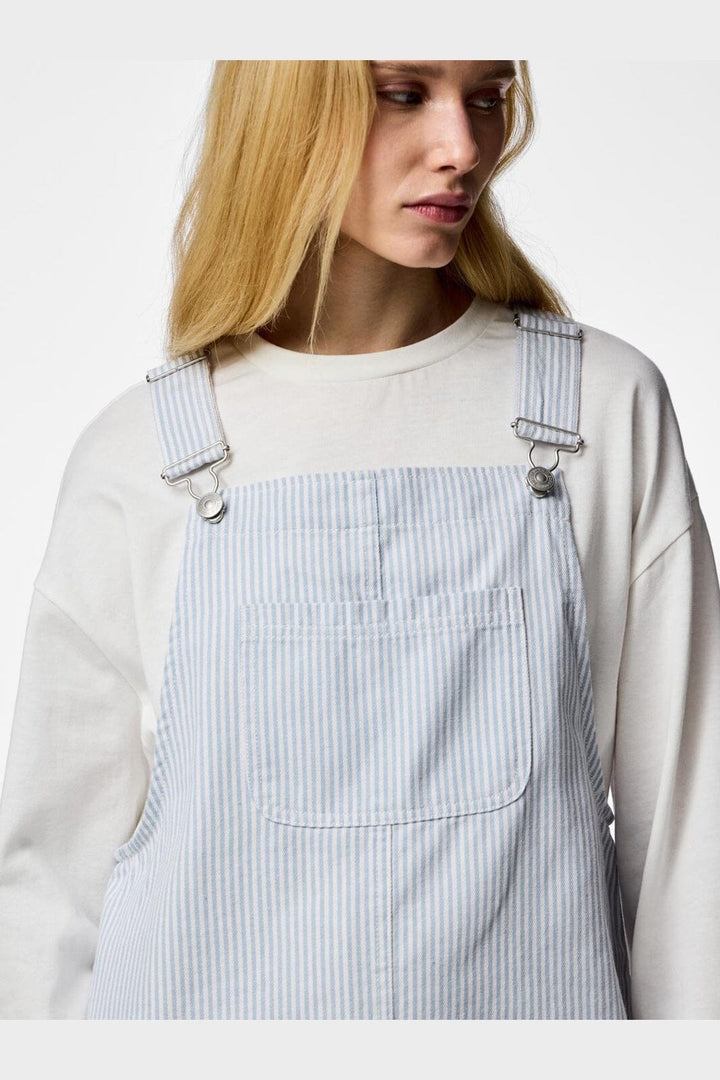 Pieces - Pcallo Dungaree Dress Fsy - 5105505 Cashmere Blue Cloud Dancer