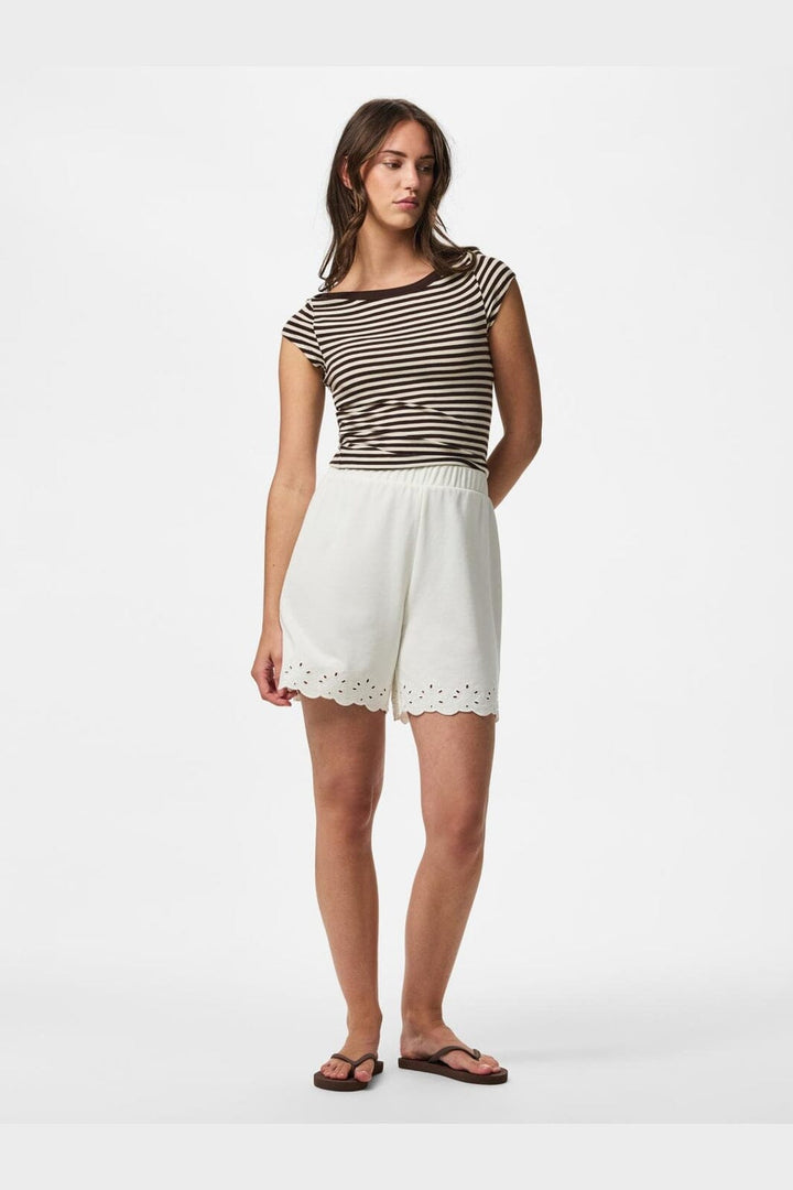 Pieces - Pcchilli Summer Broderi Shorts - 4984242 Cloud Dancer