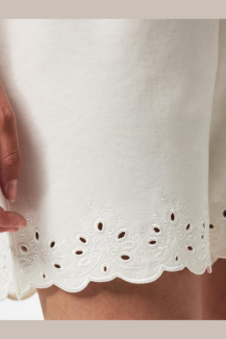 Pieces - Pcchilli Summer Broderi Shorts - 4984242 Cloud Dancer