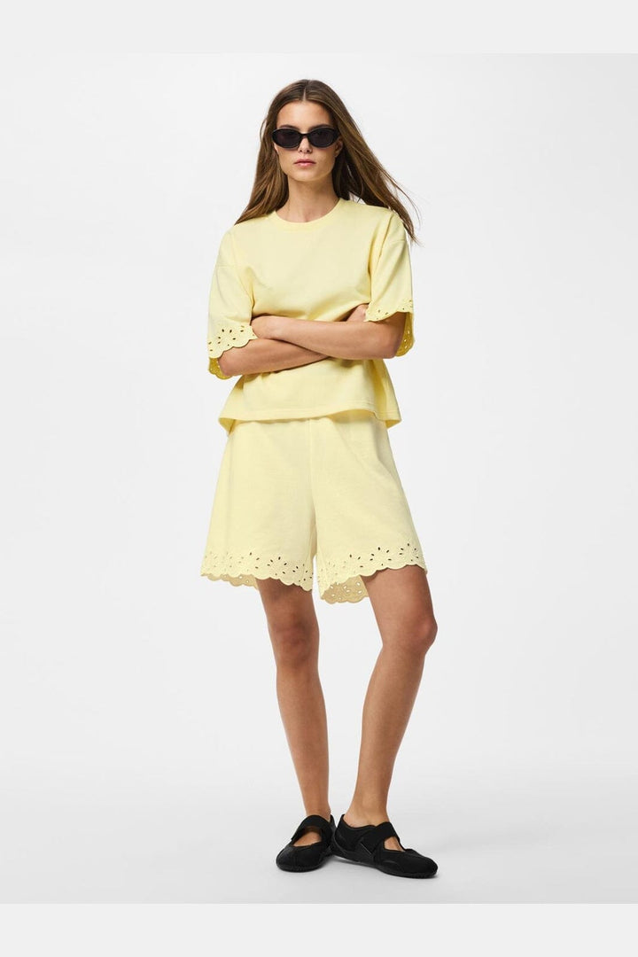 Pieces - Pcchilli Summer Broderi Shorts - 5043112 French Vanilla