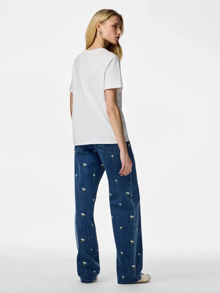 Pieces - Pcflora Straight Emb Jeans - 5068184 Medium Blue Denim White Flower Embroidery Jeans 
