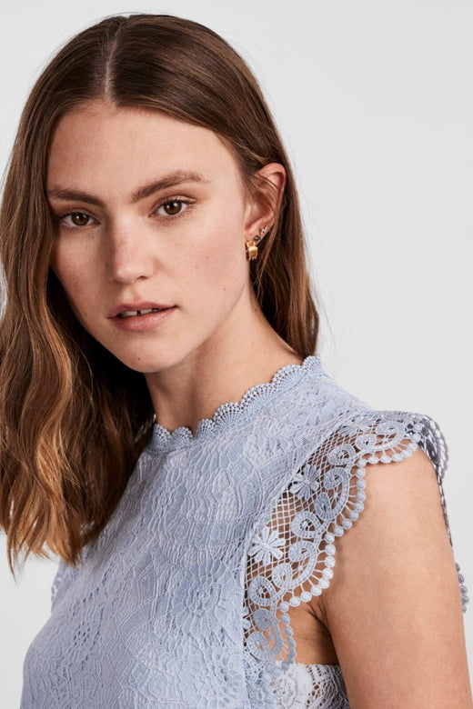 Pieces - Pcolline Sl Lace Top - Kentucky Blue Toppe 