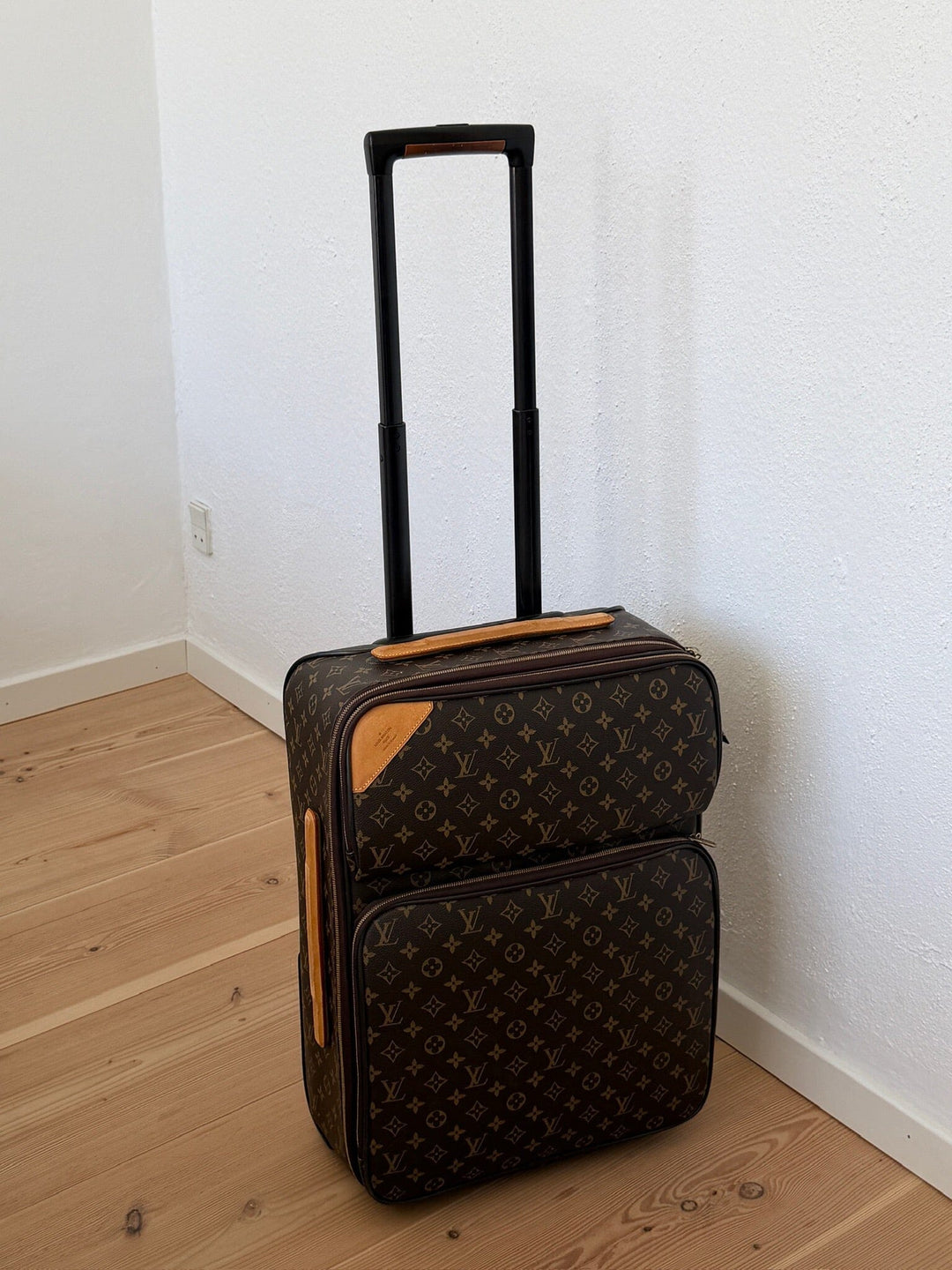 Preloved Vintageline X Molly&My - Louis Vuitton PéGase 55 Business – Monogram Canvas - Logo Tasker 